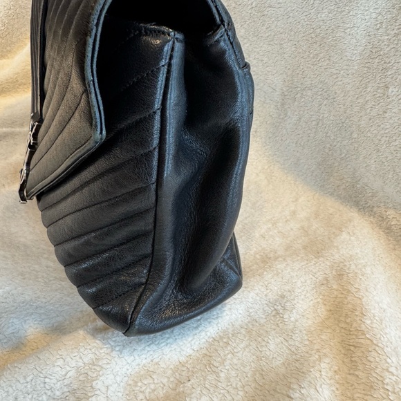 Saint Laurent College Large Flap YSL Shoulder Bag in Quilted Leather - Picture 7 of 10